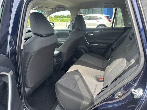 Used 2025 Toyota RAV4 XLE AWD/4WD image 28