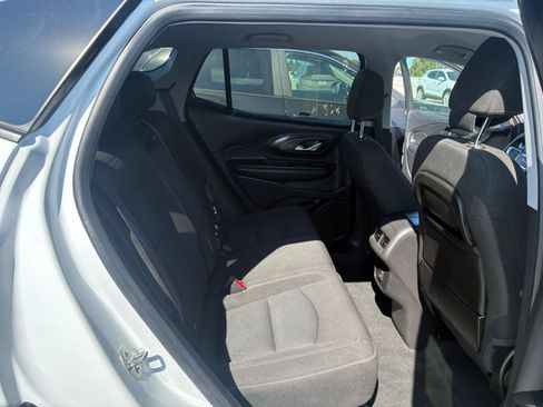 Used 2024 GMC Terrain SLE FWD image 24