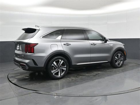 Used 2023 Kia Sorento SX Prestige image 4