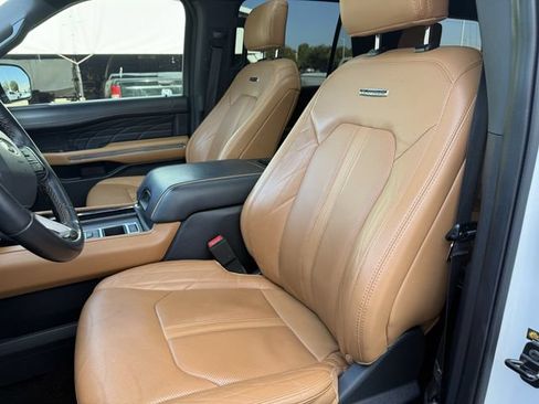 Used 2022 Ford Expedition Platinum RWD image 24