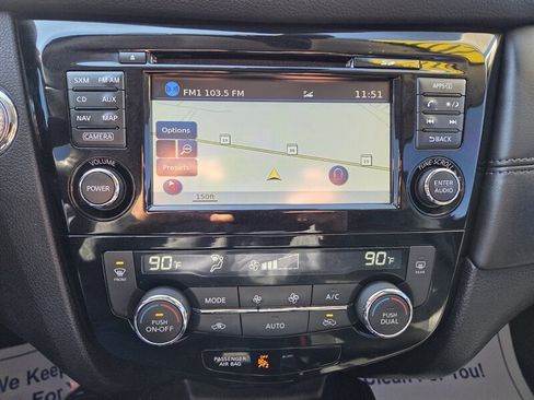 Used 2017 Nissan Rogue SL w/ SL Premium Package image 20