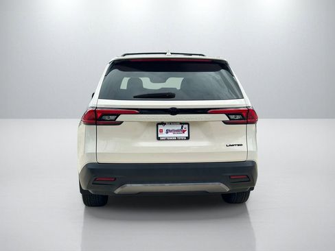 Used 2024 Toyota Grand Highlander Limited image 6