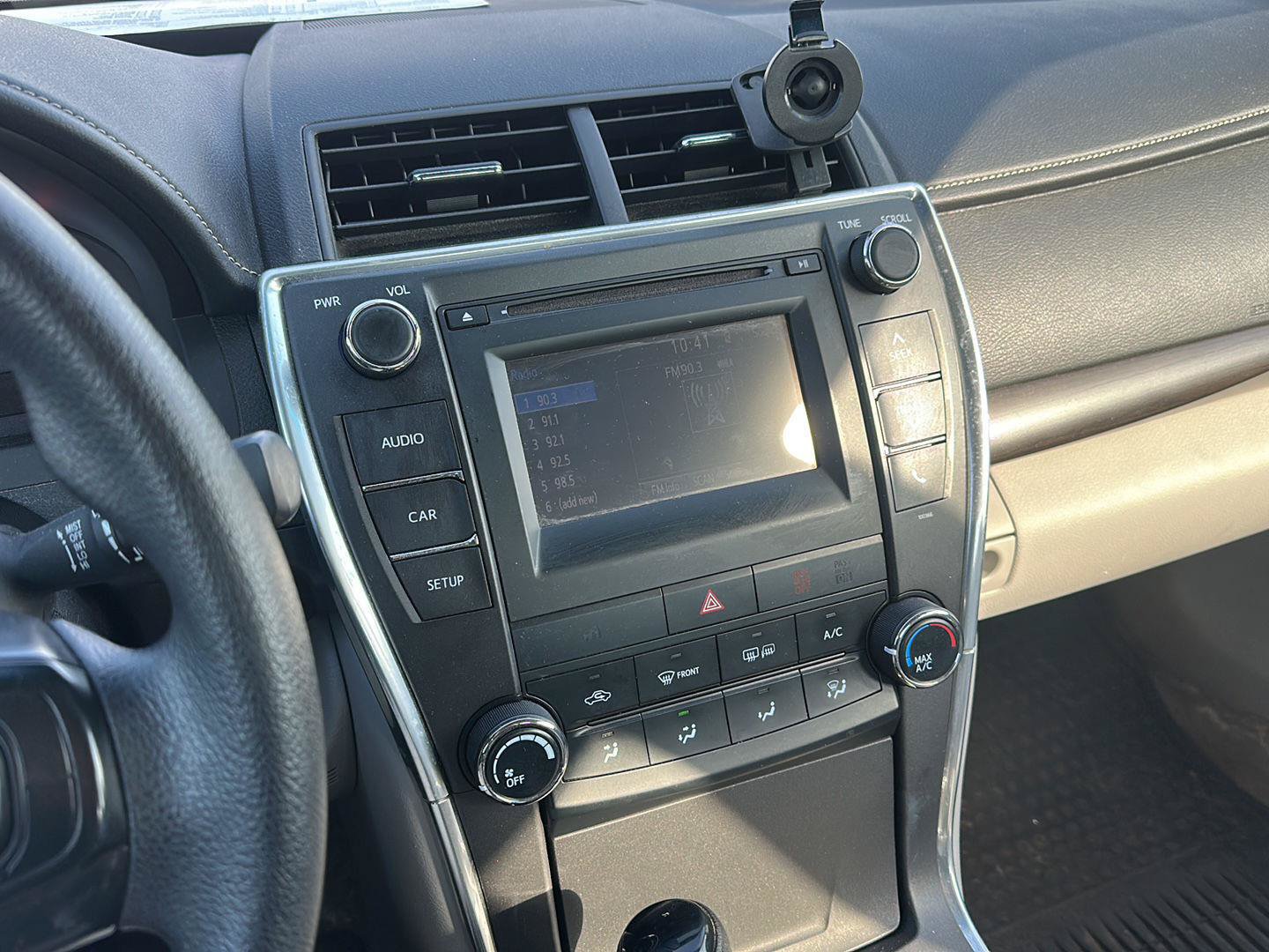 Used 2015 Toyota Camry LE FWD image 16