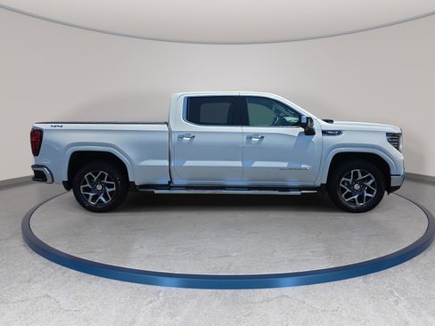 Used 2024 GMC Sierra 1500 SLT w/ SLT Premium Plus Package AWD/4WD image 4