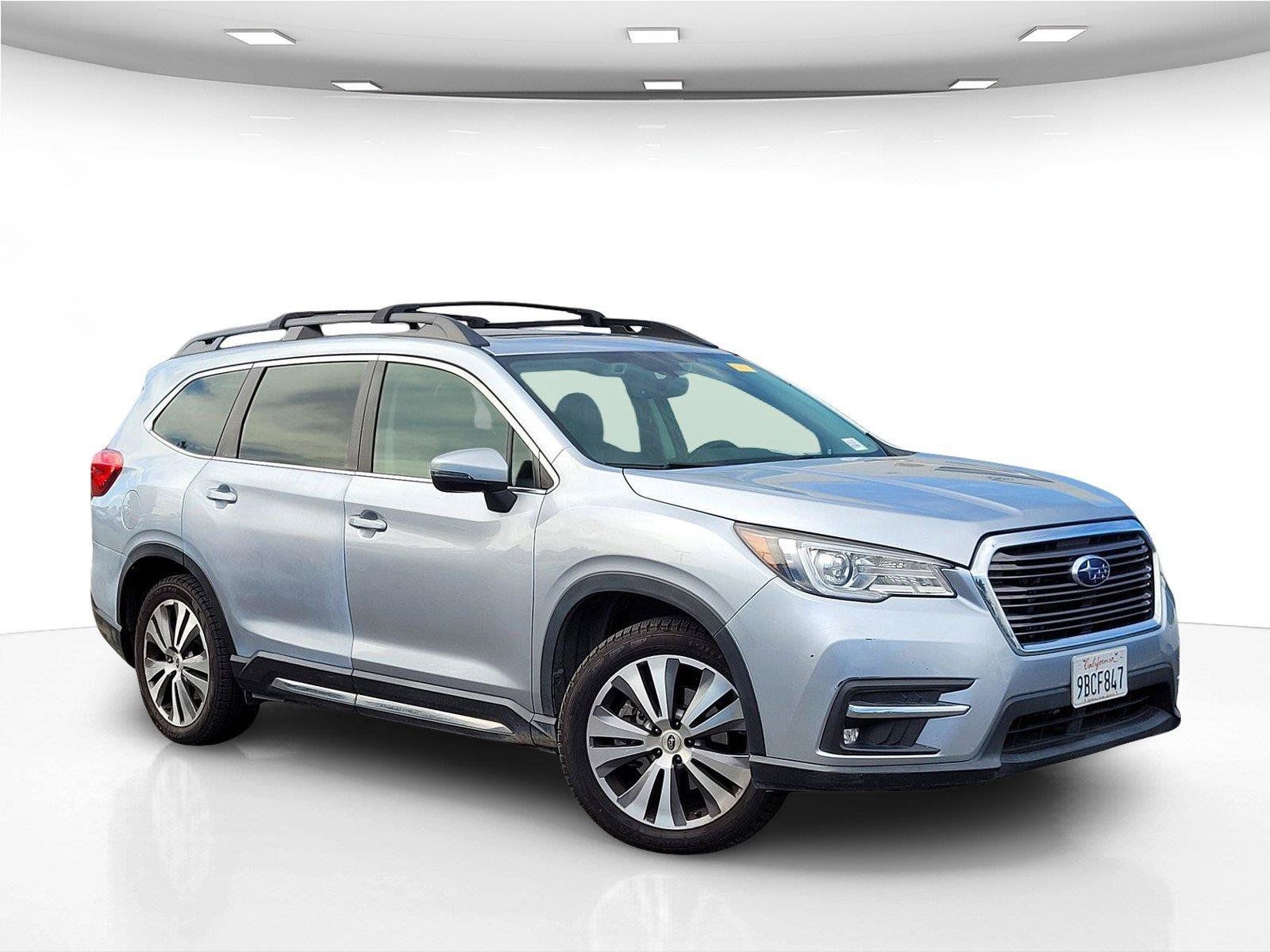 Used 2022 Subaru Ascent Limited w/ Technology Package AWD/4WD image 2