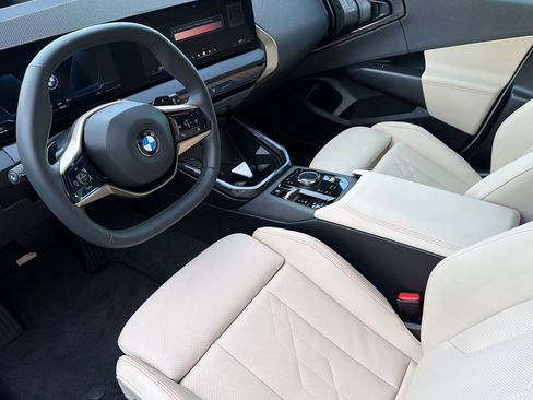 Used 2025 BMW X3 xDrive30i w/ Premium Package image 11