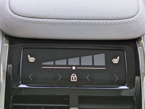 New 2025 Volvo XC90 B6 Core w/ Climate Package image 15