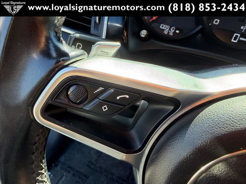 Used 2017 Porsche Macan AWD/4WD image 31