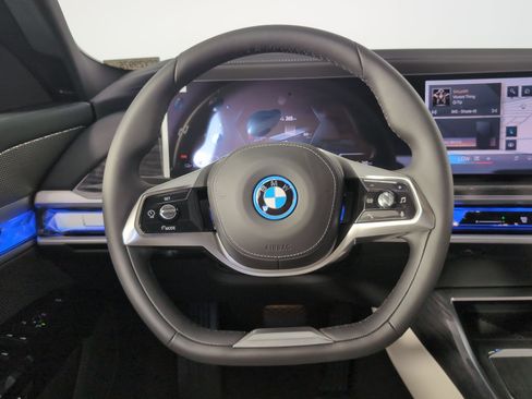New 2025 BMW i7 eDrive50 w/ Premium Package image 13