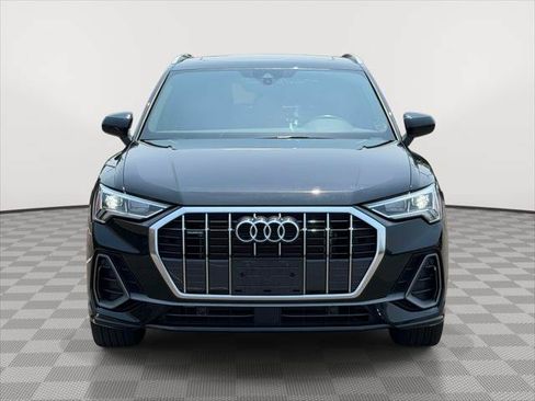 Used 2023 Audi Q3 2.0T Premium w/ Convenience Package AWD/4WD image 2