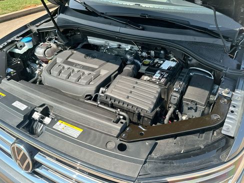 Used 2024 Volkswagen Tiguan SE image 25