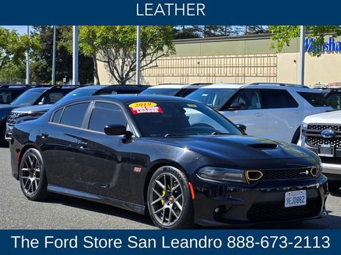 Used 2019 Dodge Charger Scat Pack w/ Plus Group RWD image 3