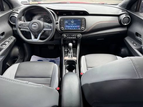 Used 2023 Nissan Kicks SR w/ SR Premium Package FWD image 12