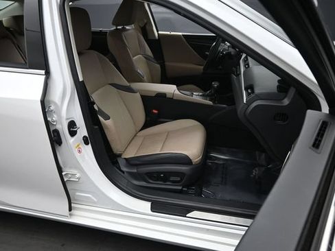 Used 2019 Lexus ES 350 Ultra Luxury w/ Accessory Package 2 FWD image 27