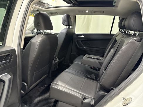 Used 2020 Volkswagen Tiguan SEL FWD image 14