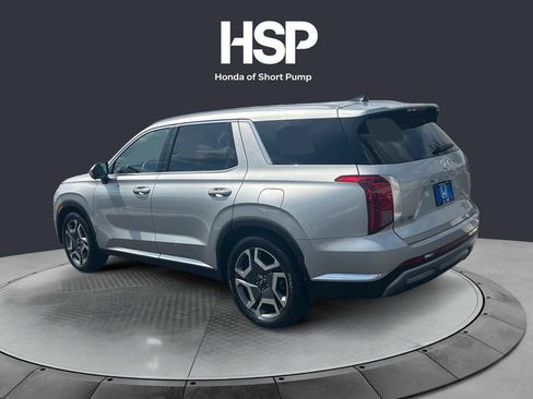 Used 2023 Hyundai Palisade Limited AWD/4WD image 3