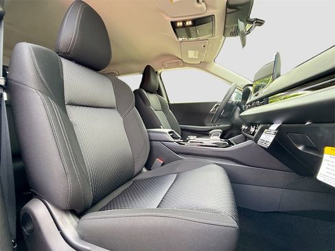 New 2025 Mitsubishi Outlander ES image 29
