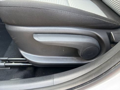 Used 2023 Hyundai Kona SE FWD image 15
