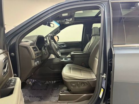 Used 2021 GMC Yukon SLT w/ SLT Premium Package image 13