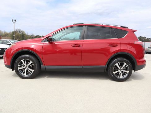 Used 2017 Toyota RAV4 XLE image 3
