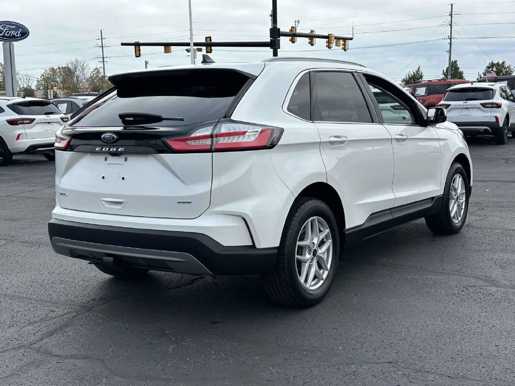Certified 2024 Ford Edge SEL w/ Convenience Package AWD/4WD image 4