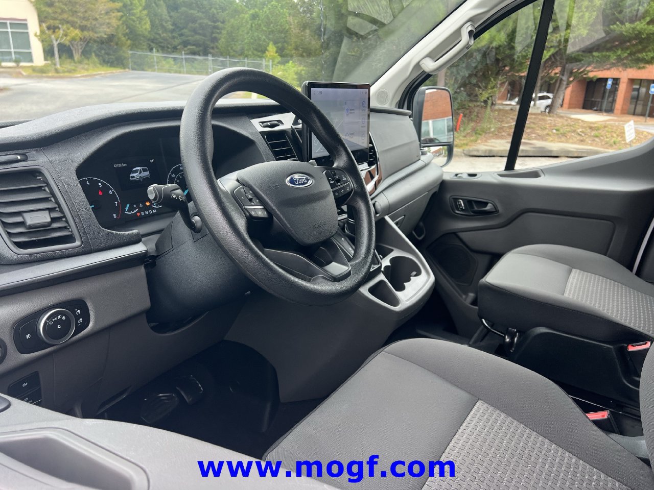 Used 2025 Ford Transit 350 XLT RWD image 5