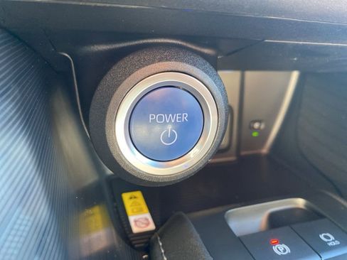 Used 2021 Toyota Venza XLE w/ Softex Package image 29