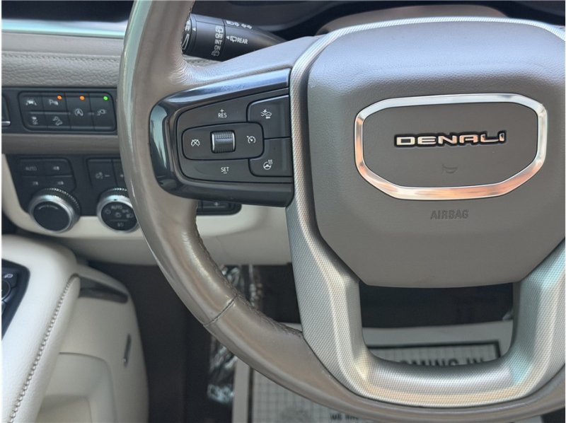Used 2021 GMC Yukon Denali w/ Denali Premium Package AWD/4WD image 47