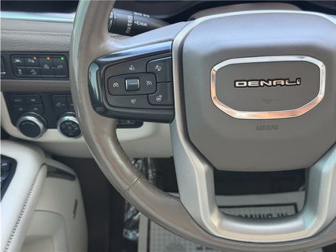 Used 2021 GMC Yukon Denali w/ Denali Premium Package AWD/4WD image 47
