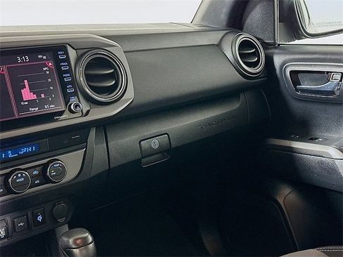 Used 2021 Toyota Tacoma TRD Off-Road w/ Technology Package image 22