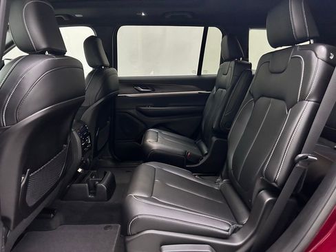 New 2025 Jeep Grand Cherokee L Limited image 12