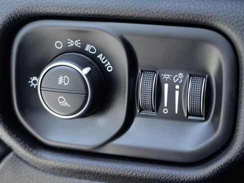 Used 2023 RAM 2500 Laramie w/ Night Edition AWD/4WD image 19