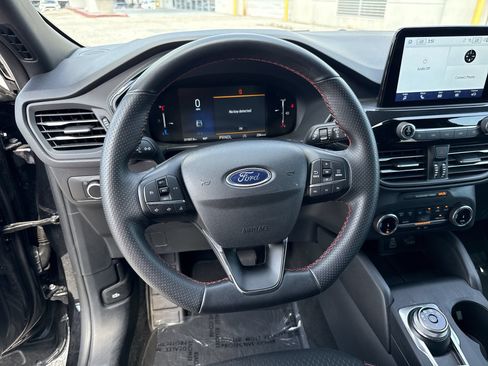 Used 2025 Ford Escape ST-Line FWD image 11