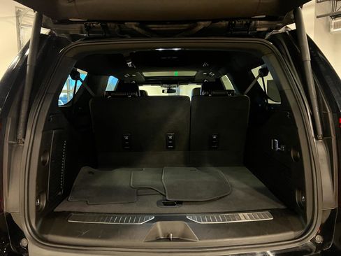 Used 2022 GMC Yukon SLT w/ SLT Luxury Package image 30