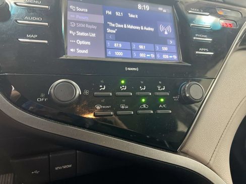 Used 2020 Toyota Camry LE w/ Convenience Package FWD image 16