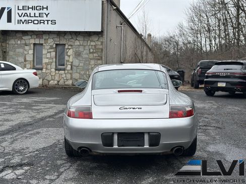 Used 2001 Porsche 911 Carrera 4 image 10