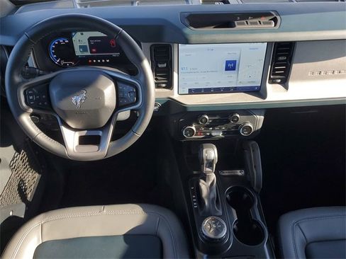 Used 2024 Ford Bronco Outer Banks image 12