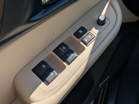 Used 2018 Subaru Outback 2.5i Limited AWD/4WD image 19