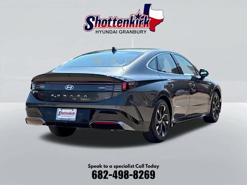 Used 2025 Hyundai Sonata SEL FWD image 6