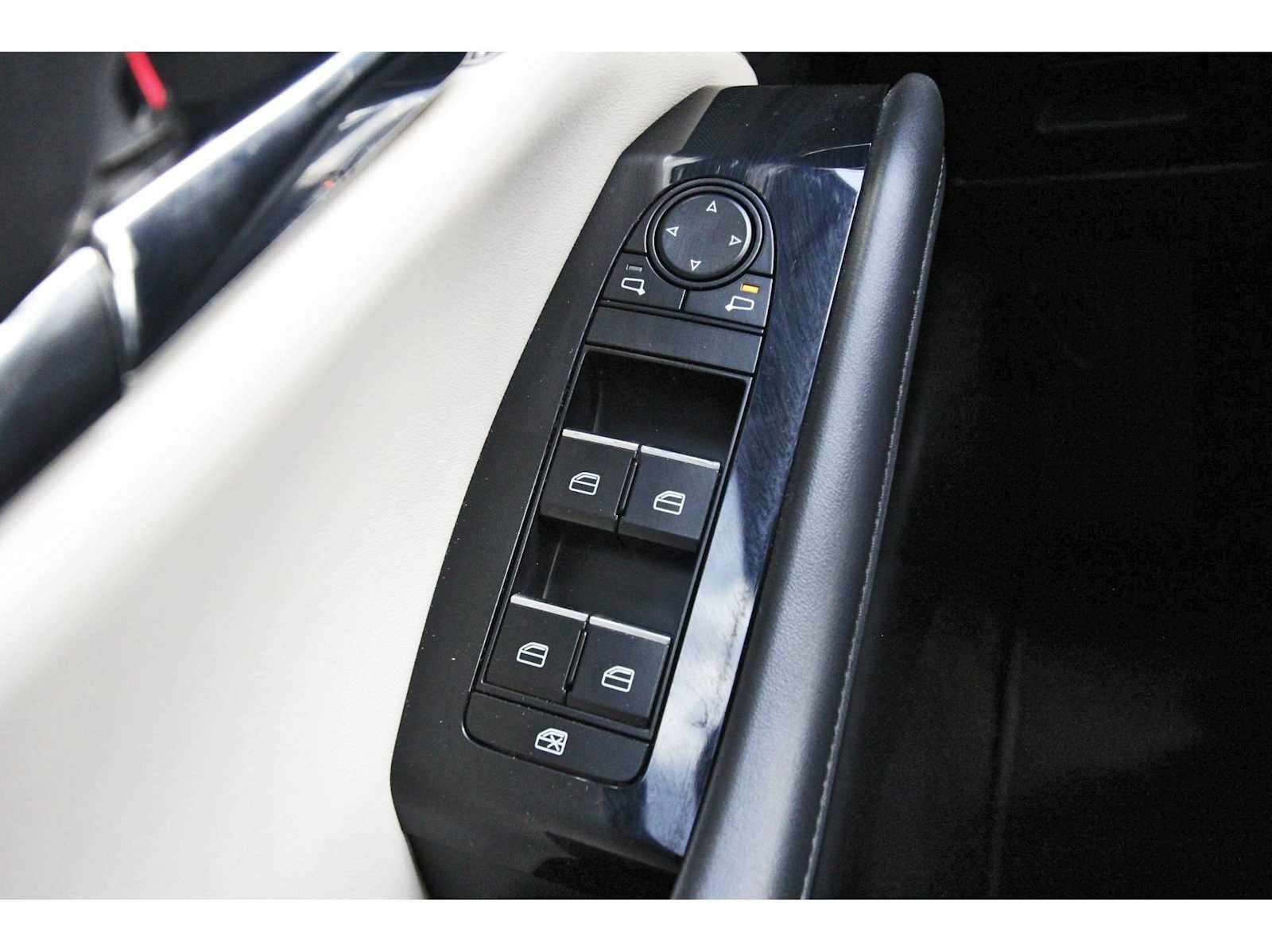 Used 2023 MAZDA MAZDA3 AWD 2.5 Turbo Hatchback image 19