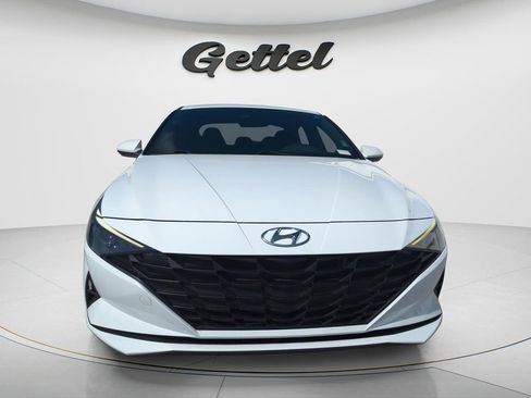 Used 2023 Hyundai Elantra Blue FWD image 2