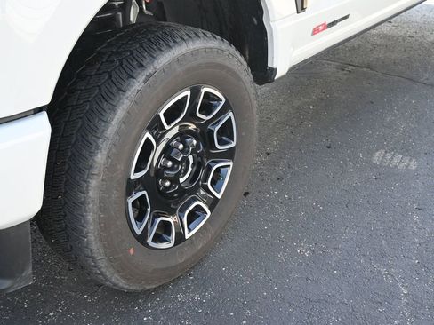 Used 2025 Ford F350 Platinum image 14