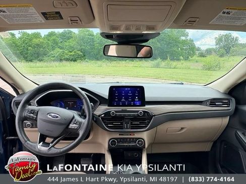 Used 2020 Ford Escape Titanium w/ Titanium Premium Package 2.0 AWD/4WD image 11