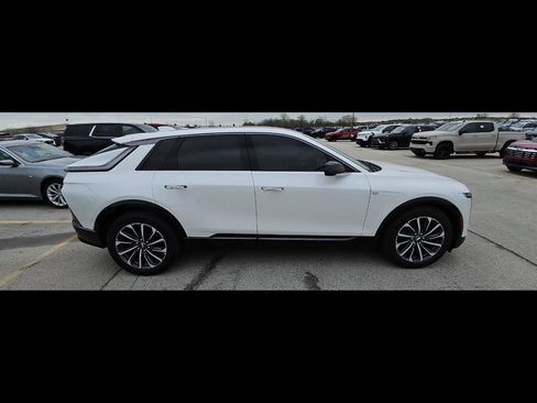 Used 2024 Cadillac Lyriq Sport w/ LPO, Floor Liner Package AWD/4WD image 4