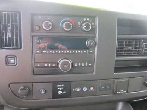 Used 2019 Chevrolet Express 3500 LT w/ LT Preferred Equipment Group image 9