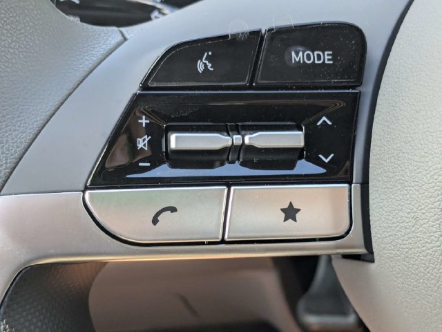 Used 2026 Hyundai Elantra SE FWD image 24