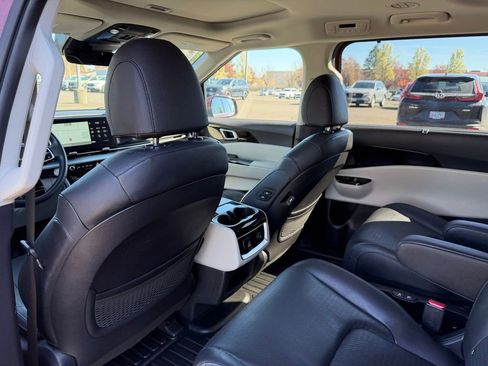 Used 2024 Kia Carnival SX Prestige image 33