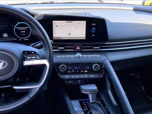 Used 2024 Hyundai Elantra Limited image 6