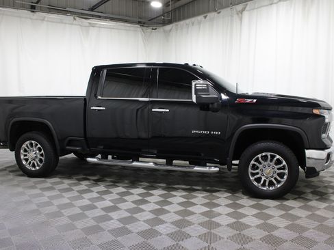 Used 2024 Chevrolet Silverado 2500 LTZ w/ LTZ Plus Package AWD/4WD image 28