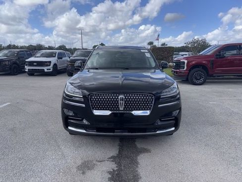 Used 2023 Lincoln Aviator 2WD w/ Premium Package image 2
